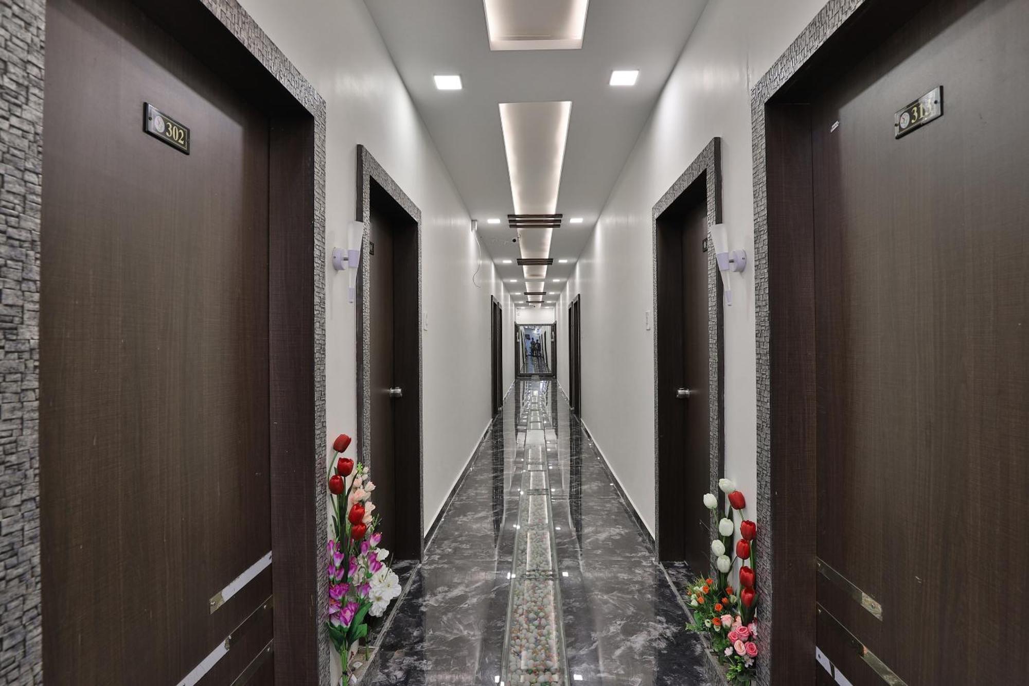 Hotel O Shiv Residency Gorwa Esterno foto